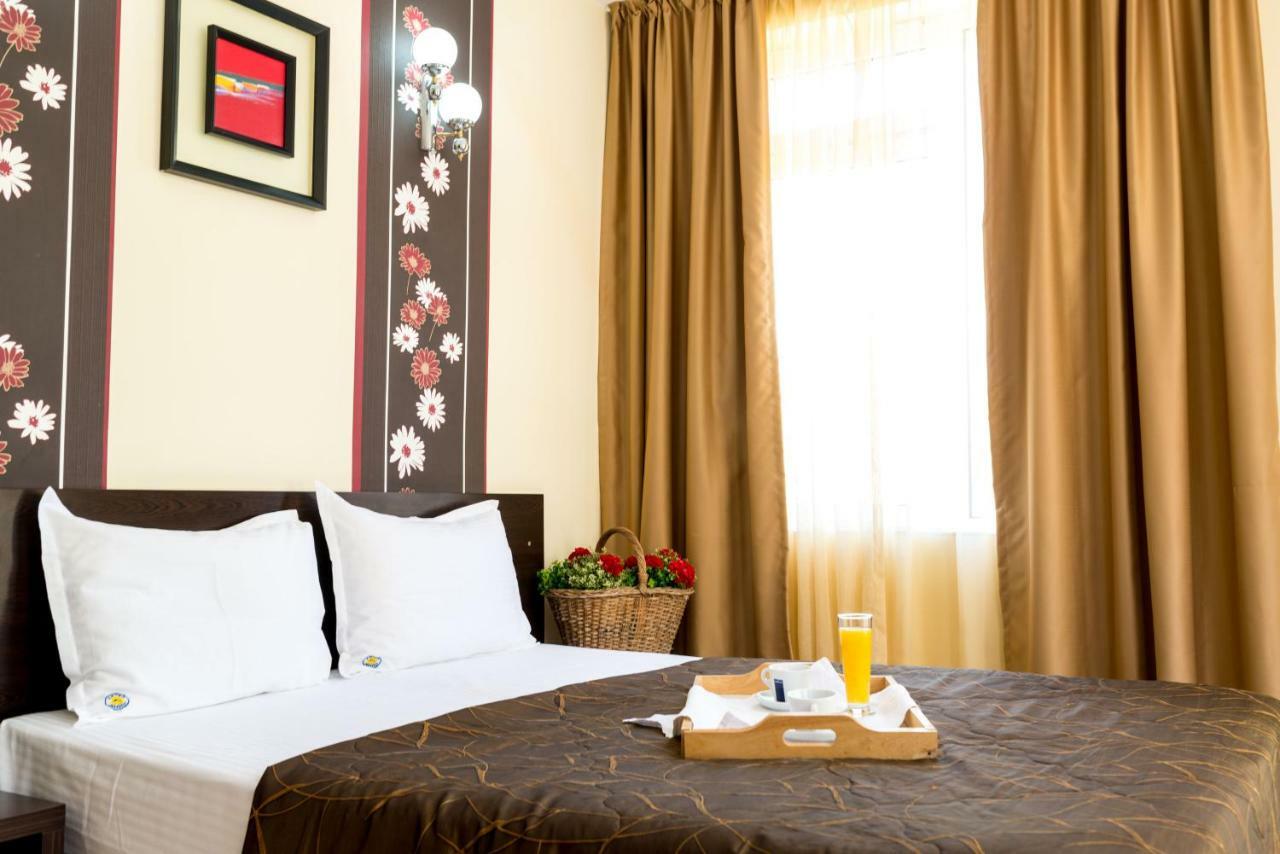 Hotel Yanis Lozenets ภายนอก รูปภาพ