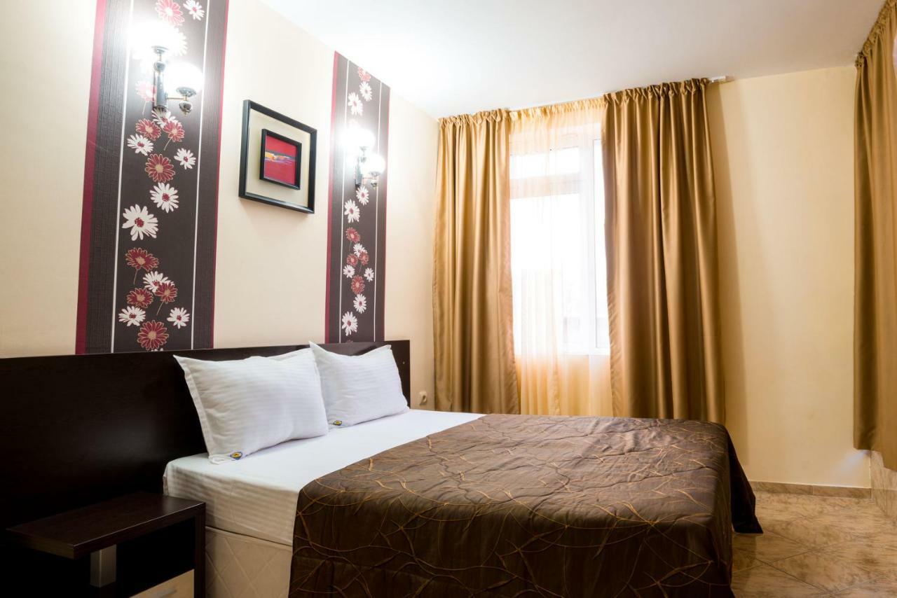 Hotel Yanis Lozenets ภายนอก รูปภาพ