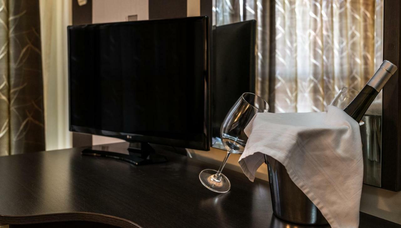 Hotel Yanis Lozenets ภายนอก รูปภาพ